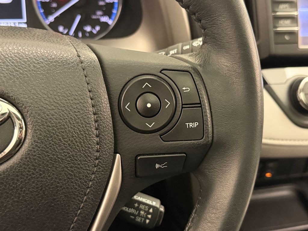 Thumbnail: 2017 Toyota RAV4 - 27