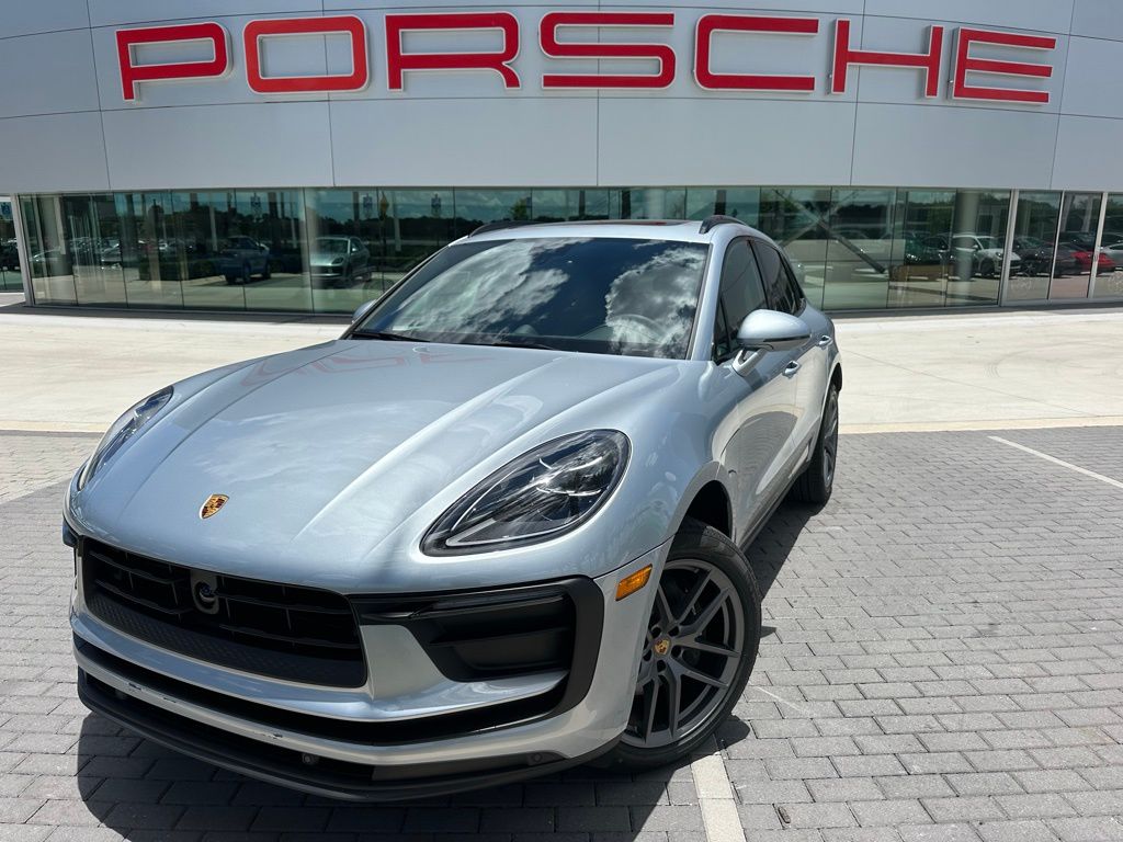 Thumbnail: 2025 Porsche Macan - 1