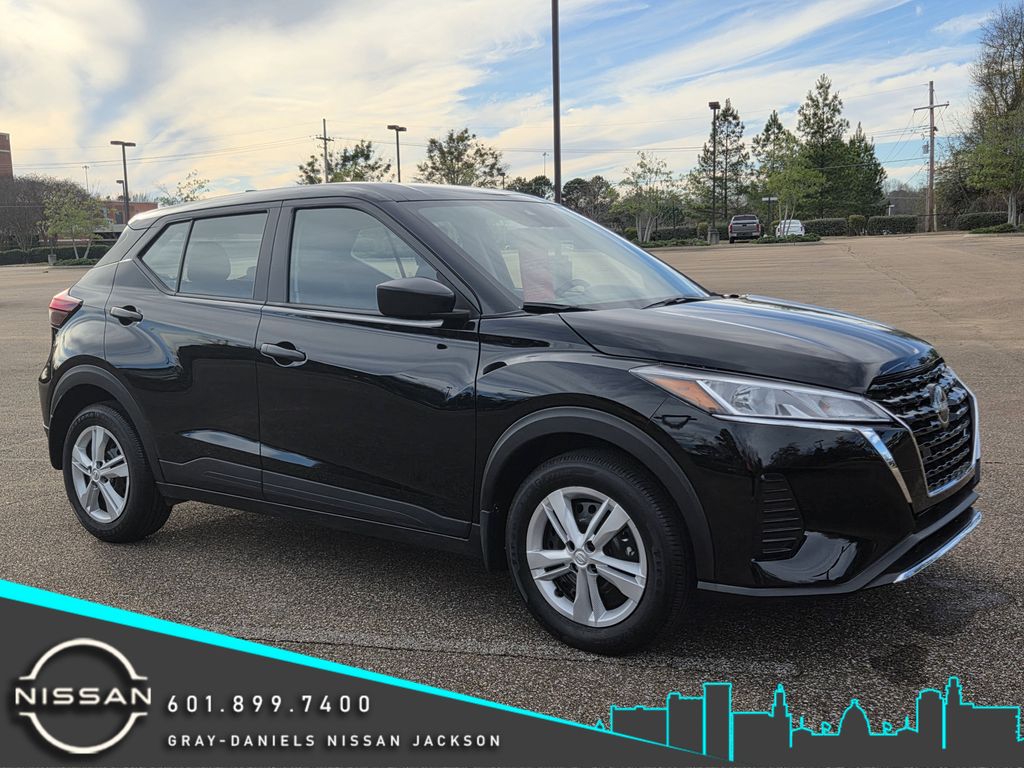 2025 Nissan KICKS PLAY Base