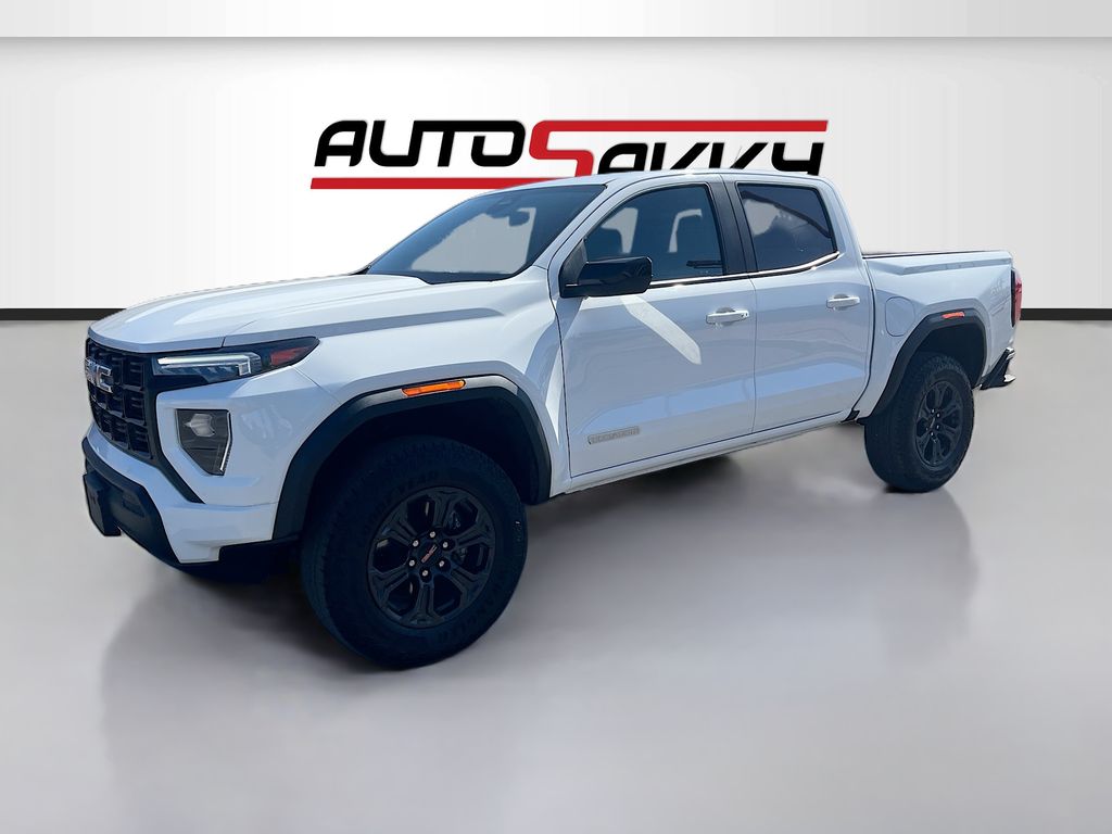 Used 2024 White GMC Elevation image 3
