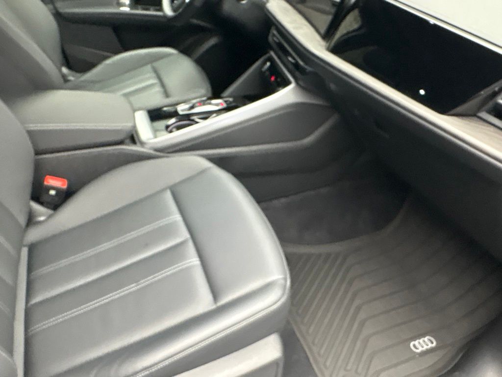 Thumbnail: 2025 Audi Q5 - 26