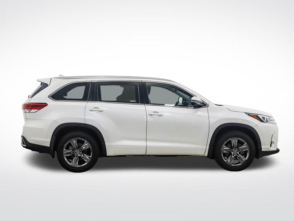 Thumbnail: 2018 Toyota Highlander - 6