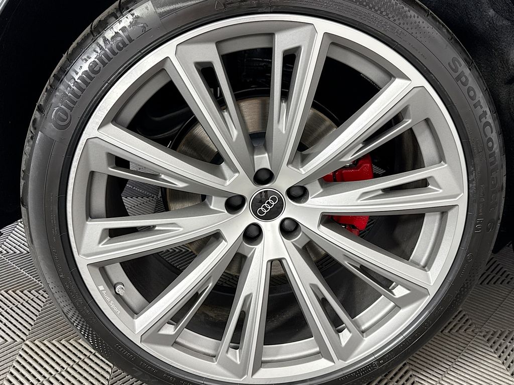 Thumbnail: 2026 Audi Q8 - 32