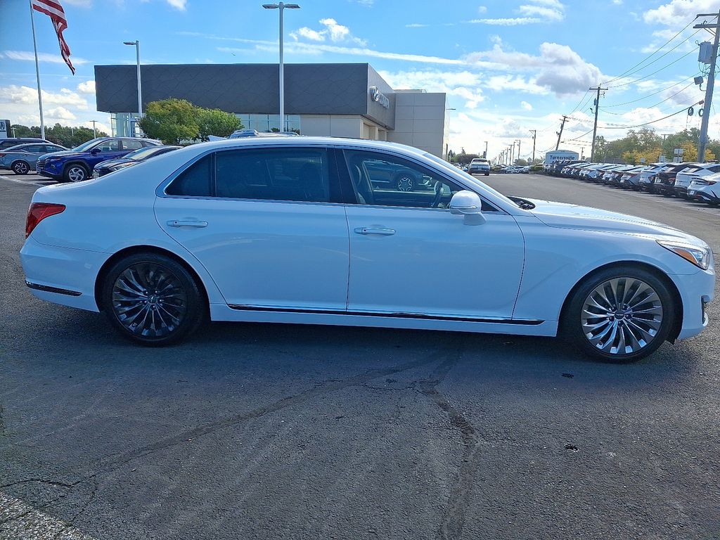 Thumbnail: 2017 Genesis G90 - 7