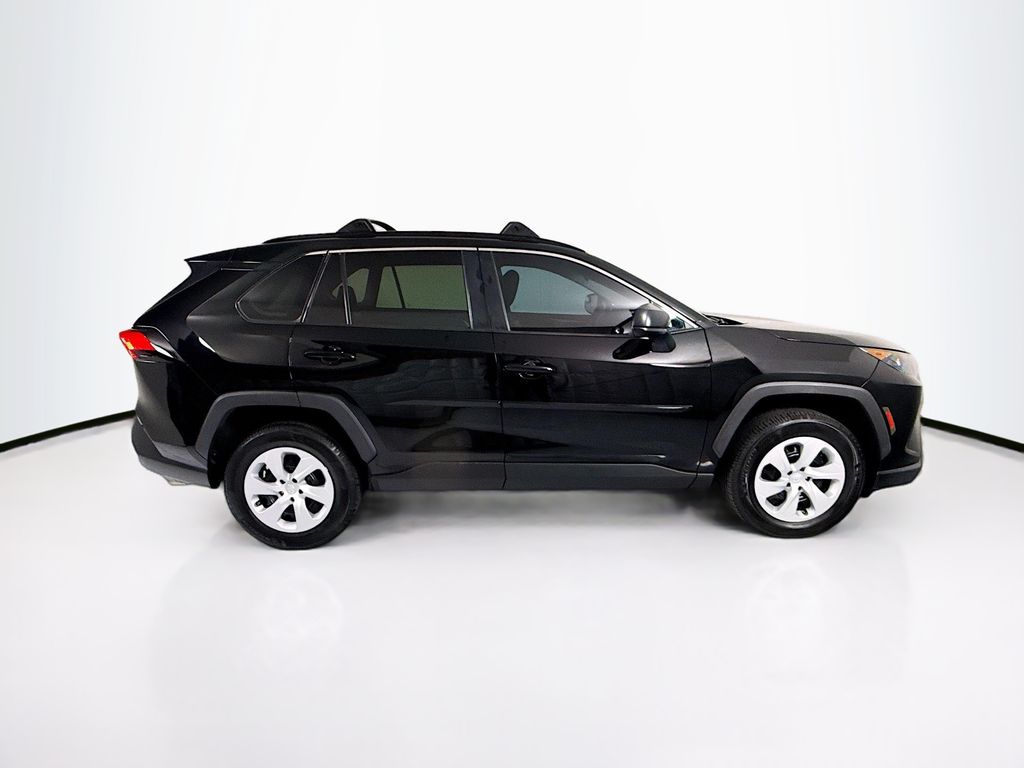 Thumbnail: 2021 Toyota RAV4 - 4