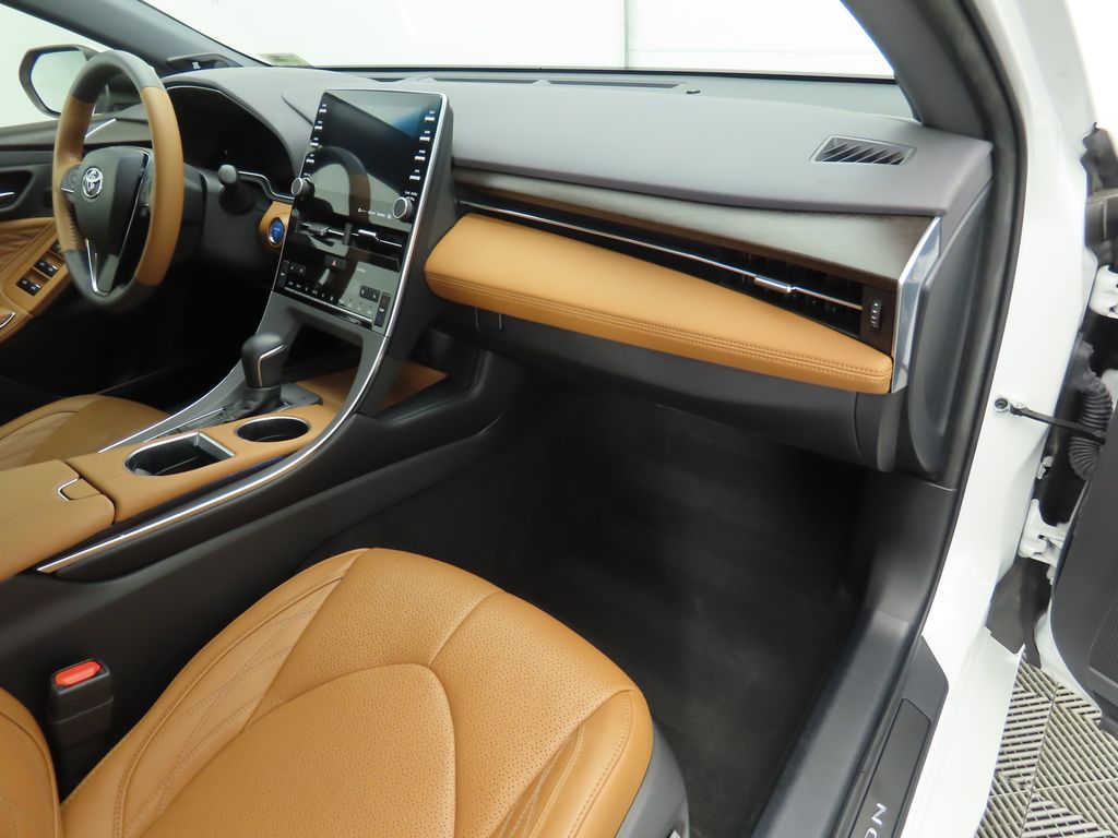 2020 Toyota Avalon Limited 18