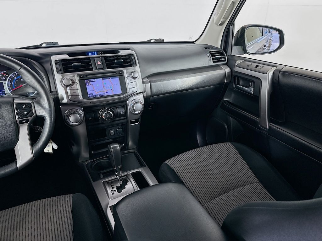 Thumbnail: 2015 Toyota 4Runner - 23