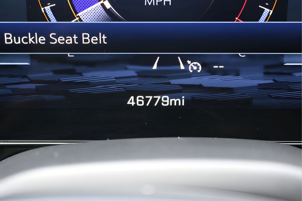 Used 2025 Gray Chevrolet LT image 29