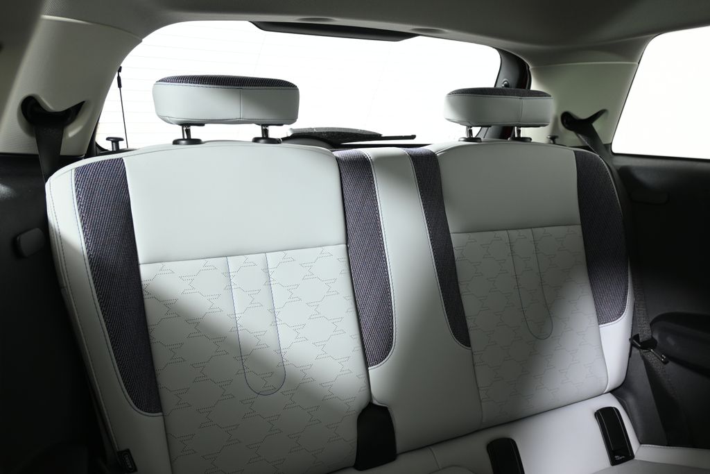 Thumbnail: 2025 MINI Cooper - 30