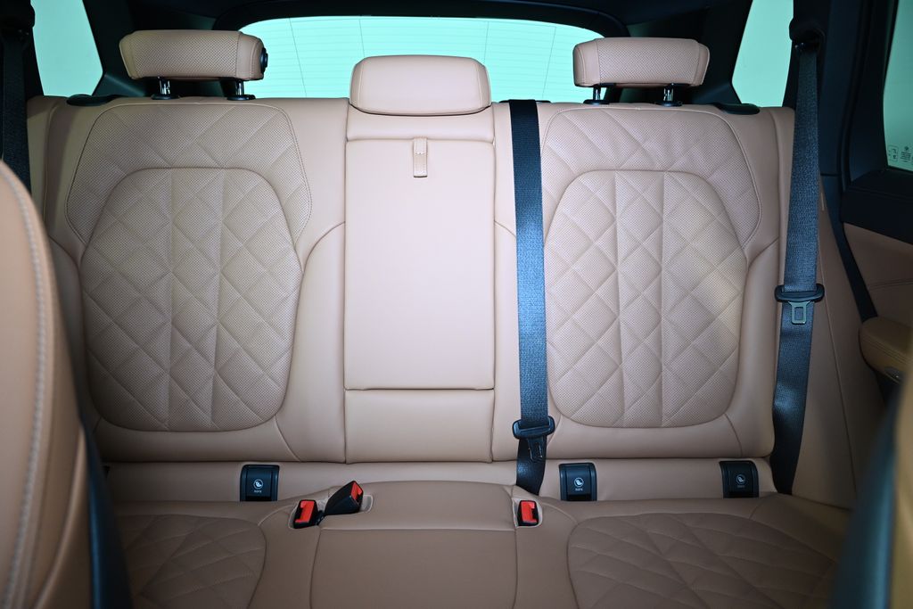 Thumbnail: 2026 BMW X5 - 25