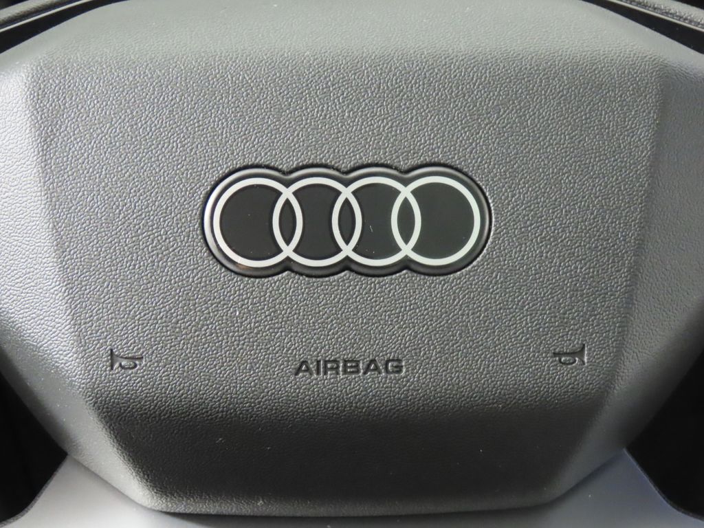 Thumbnail: 2025 Audi Q5 - 16