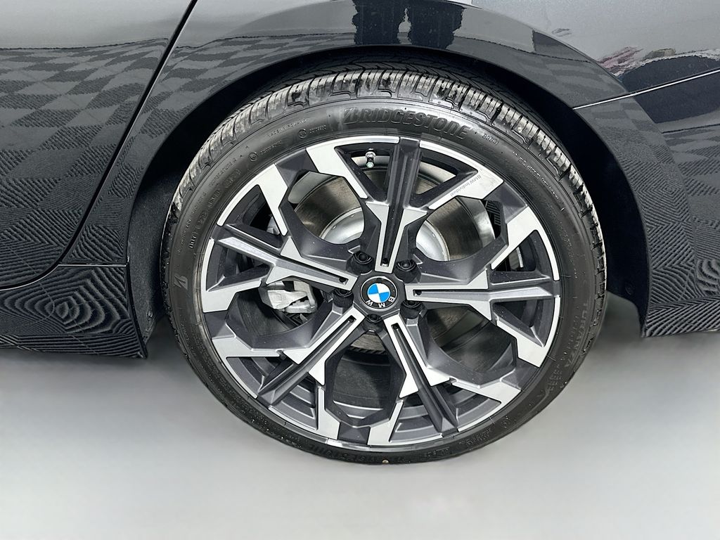 Thumbnail: 2025 BMW 3 Series - 23