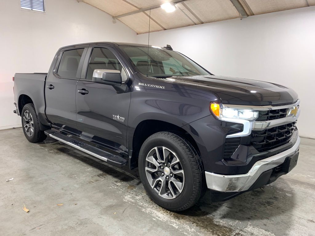 2023 Chevrolet Silverado 1500 LT 3