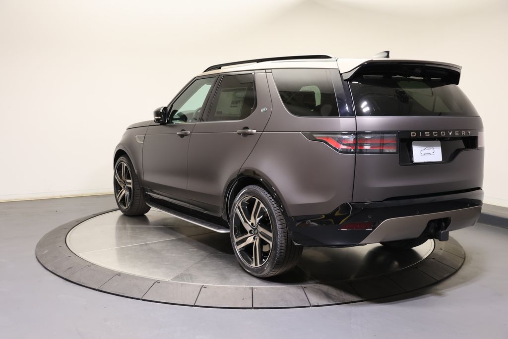 Thumbnail: 2026 Land Rover Discovery - 3