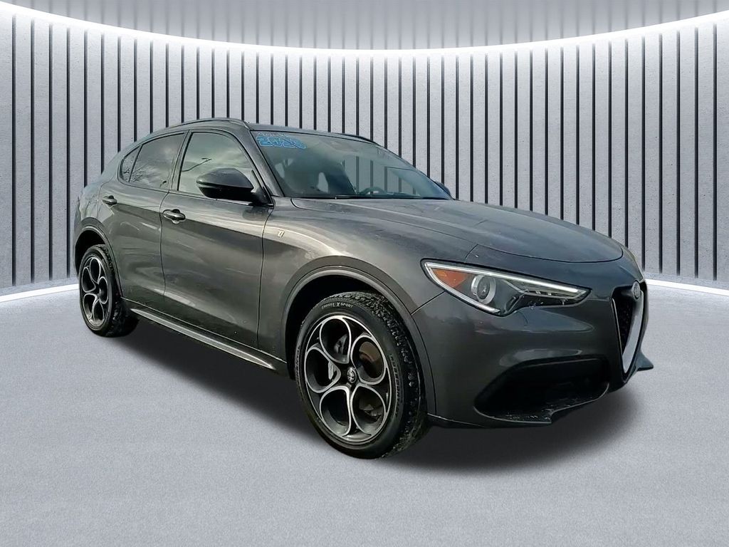 2023 Alfa Romeo Stelvio Ti AWD