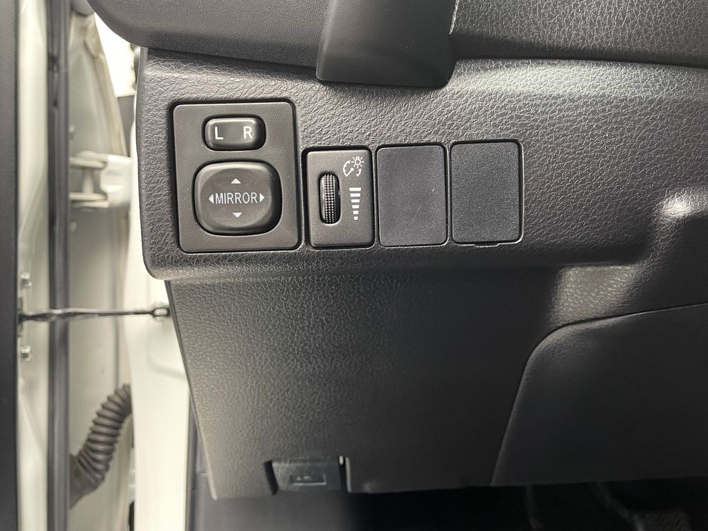 Thumbnail: 2019 Toyota Corolla - 19