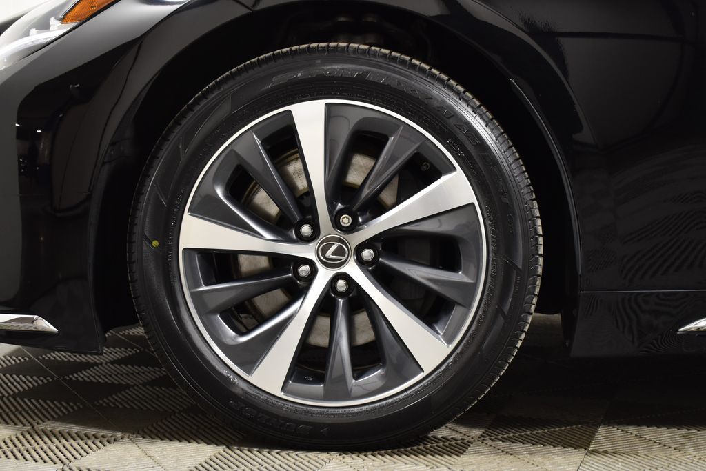Thumbnail: 2022 Lexus LS - 12