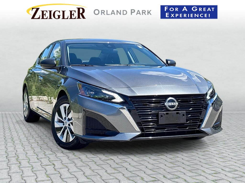Gray (Gun Metallic) 2025 Nissan Altima Sedan Front-Wheel Drive Continuously Variable Transmission