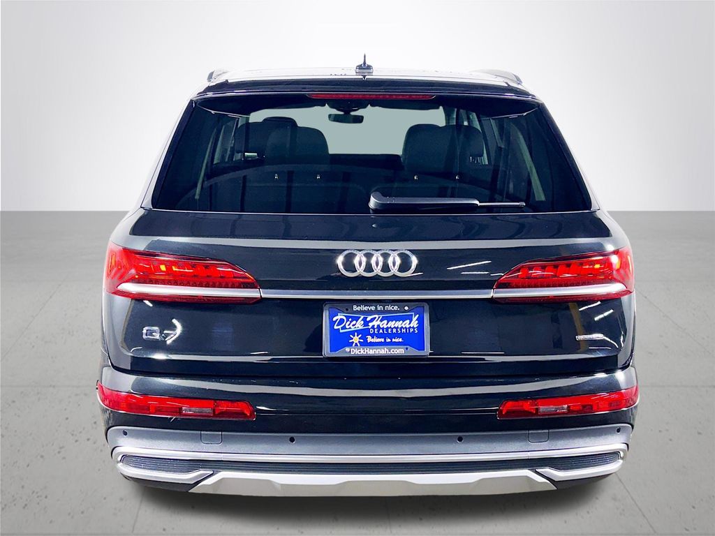 2024 Audi Q7 45 Premium Plus