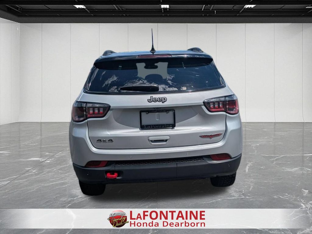 2025 Jeep Compass Trailhawk - Photo 4