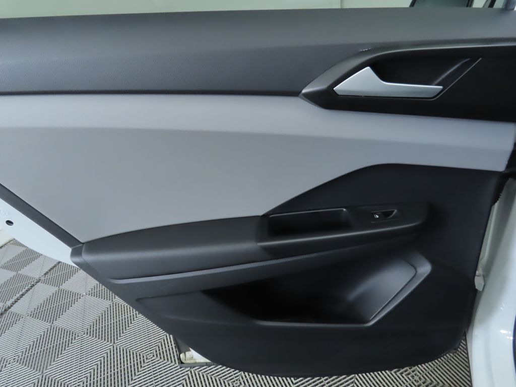 Thumbnail: 2022 Volkswagen Taos - 27