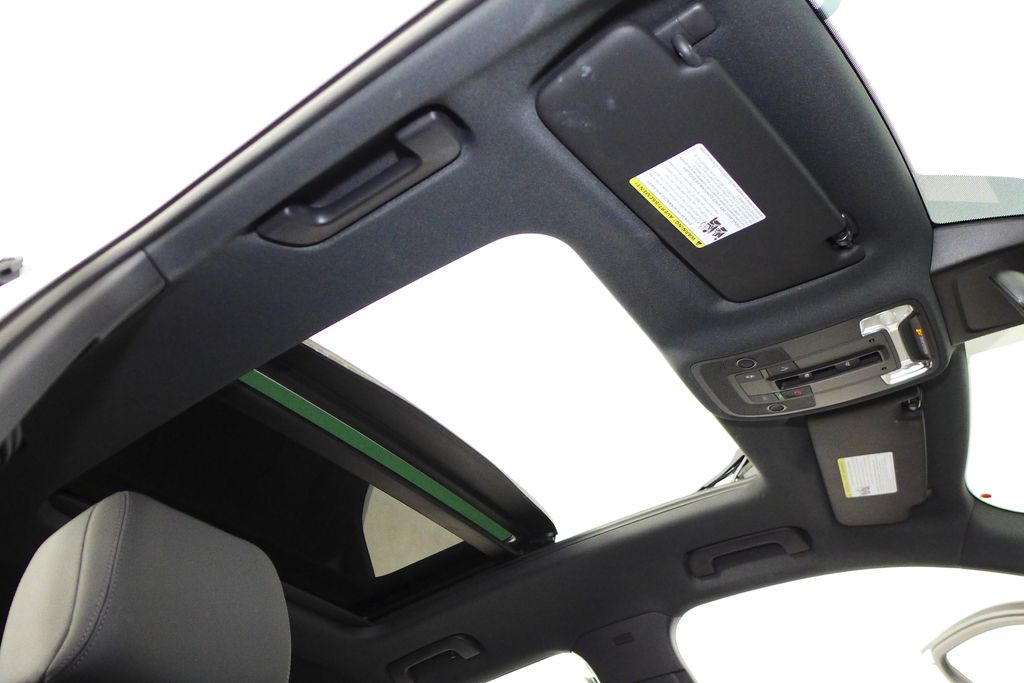 Thumbnail: 2023 Audi Q3 - 18