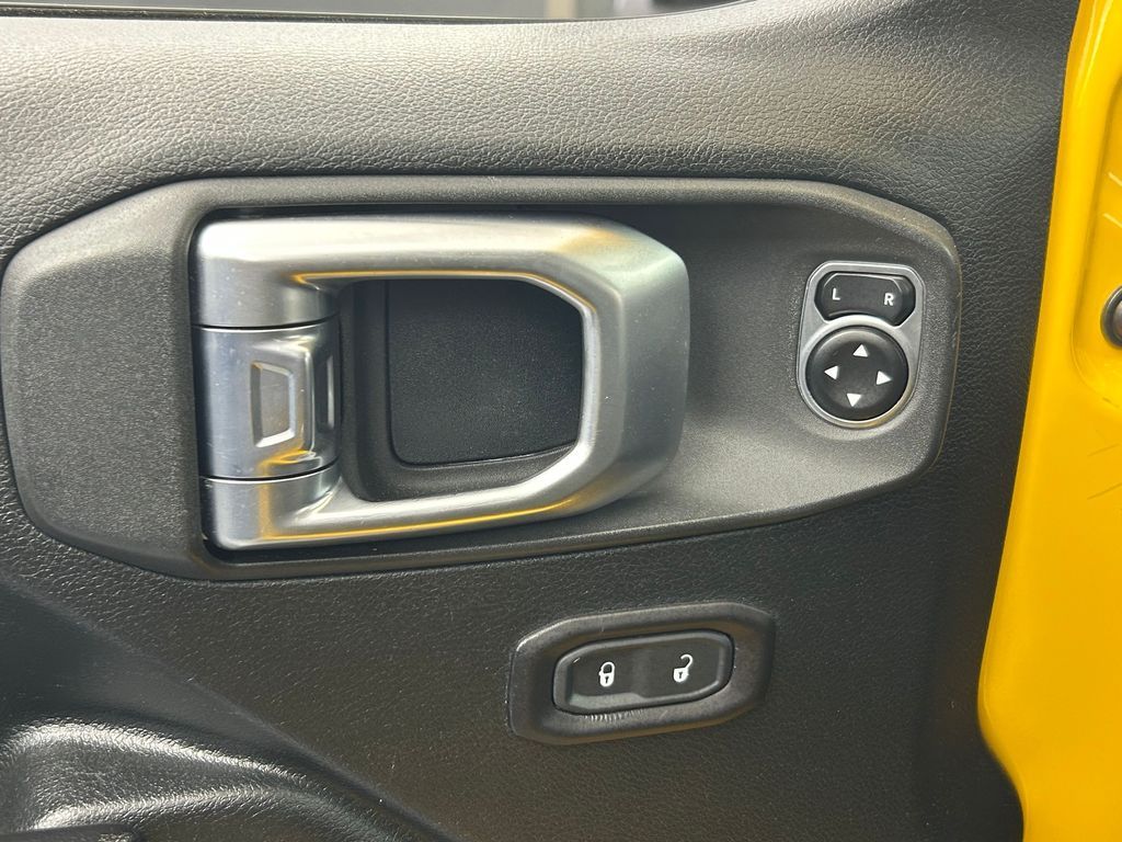 Used 2020 Baja Yellow Clearcoat Jeep Sport S image 15