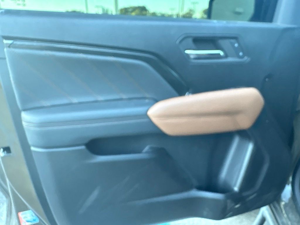 2024 GMC Canyon — photo 8