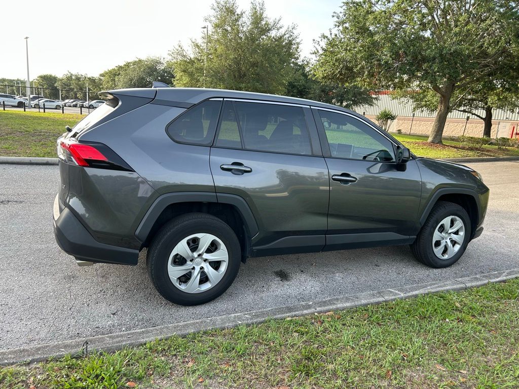 2023 Toyota RAV4 LE 5