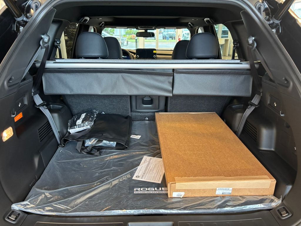 2026 Nissan Rogue Plug-In Hybrid Platinum