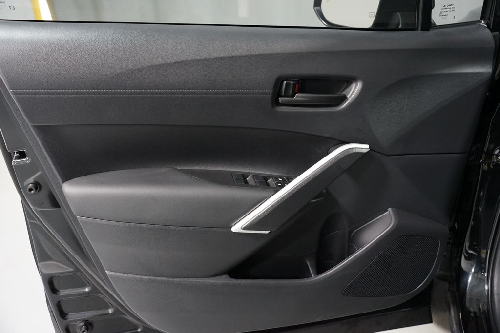 Thumbnail: 2025 Toyota Corolla Cross - 29