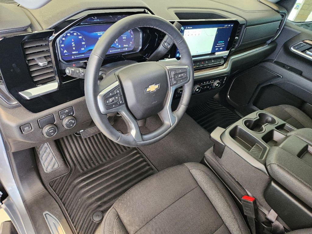 2024 Chevrolet Silverado 1500 LT 2