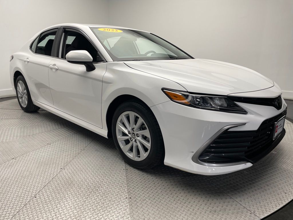 2022 Toyota Camry LE 3