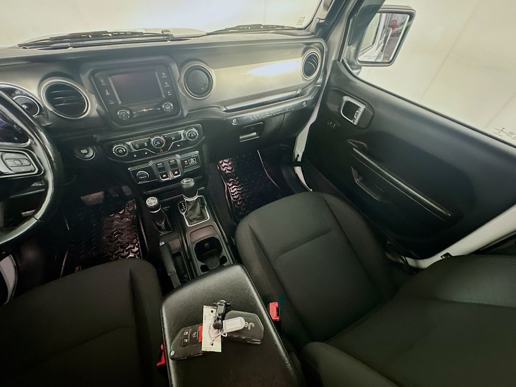 Used 2020 White Jeep Sport S image 11