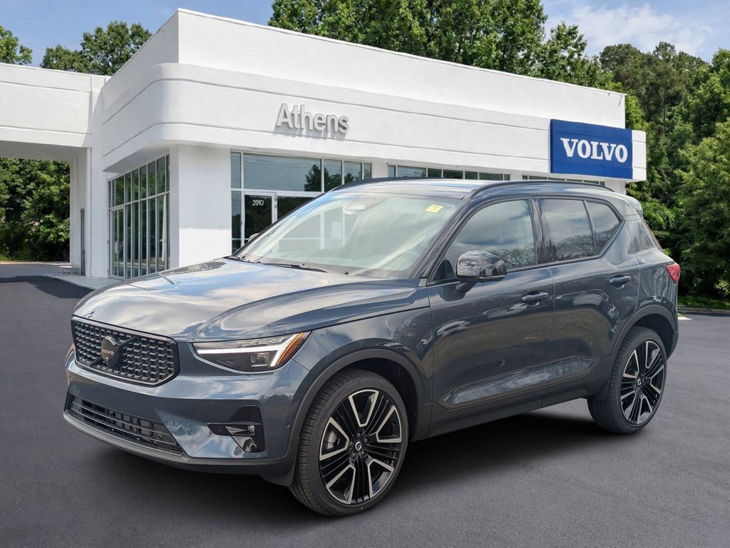 2026 Volvo XC40 B5 Ultra Black Edition AWD
