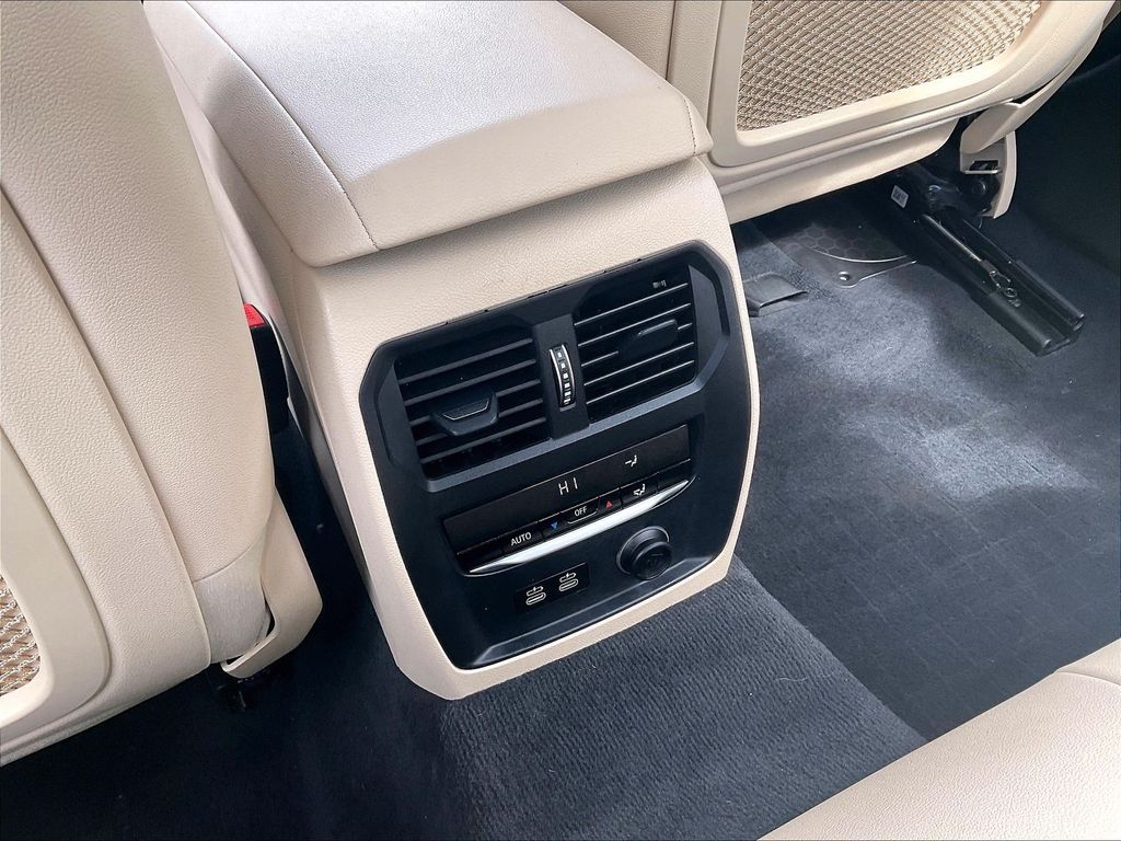 2019 BMW 3 Series — photo 27