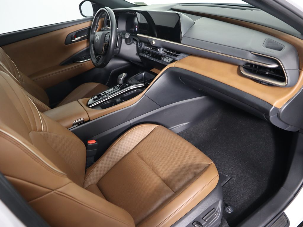 Thumbnail: 2025 Toyota Crown Signia - 17