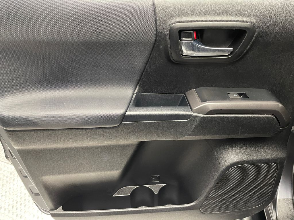 2021 Toyota Tacoma TRD Sport 32