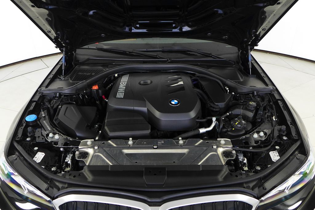 Thumbnail: 2025 BMW 3 Series - 6