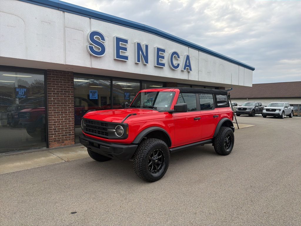 2022 Ford Bronco Base