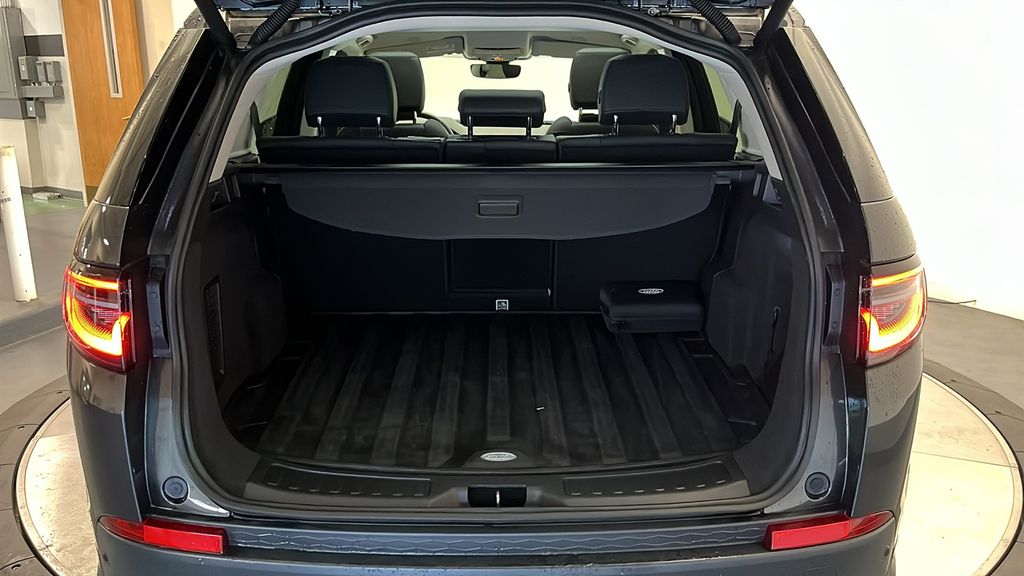 2023 Land Rover Discovery Sport S 27