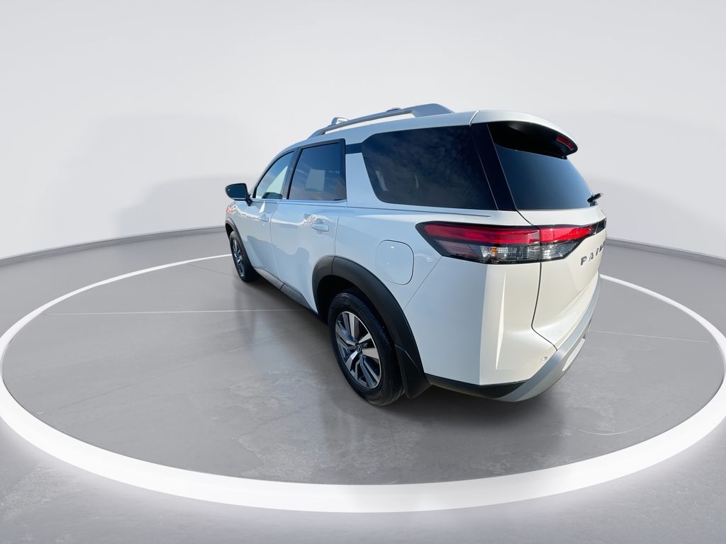 View vehicle photo 6