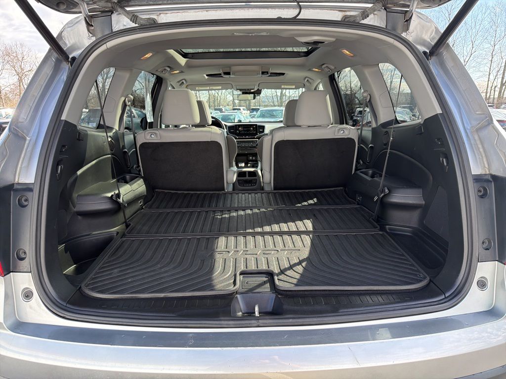 Thumbnail: 2019 Honda Pilot - 21