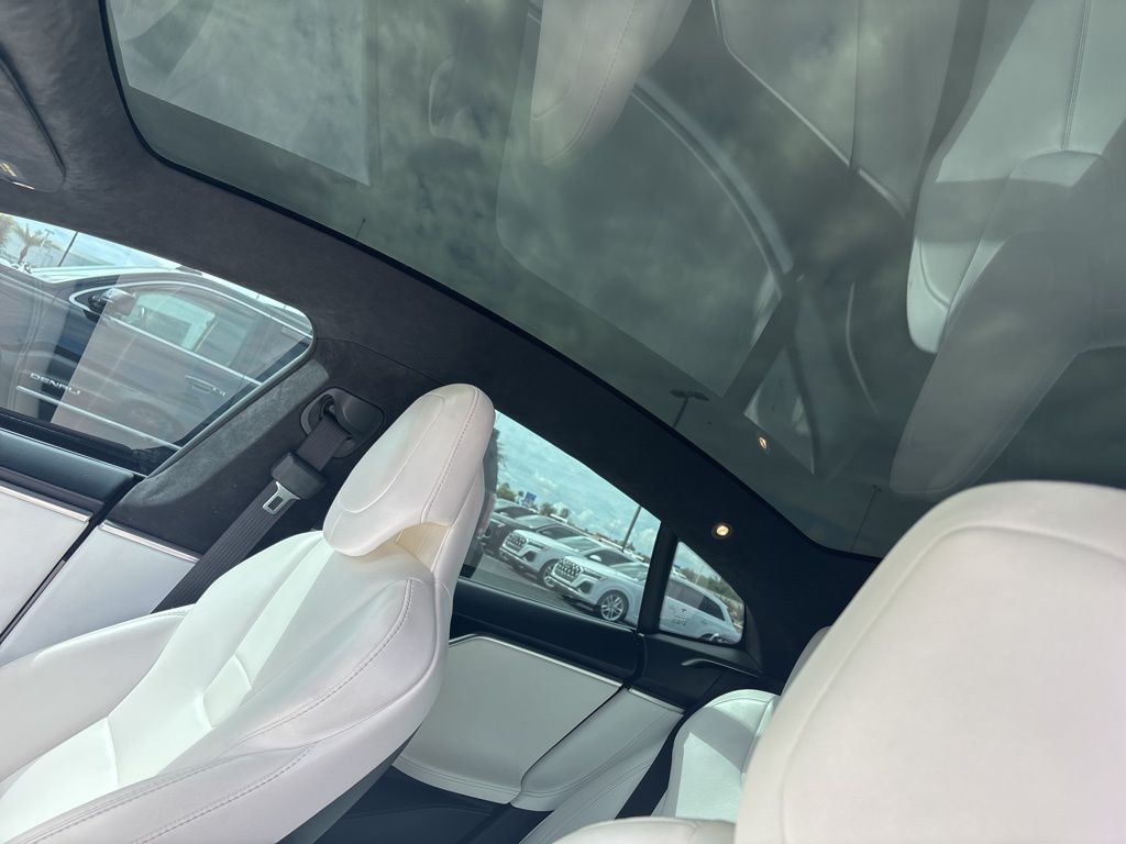 Thumbnail: 2017 Tesla Model S - 10