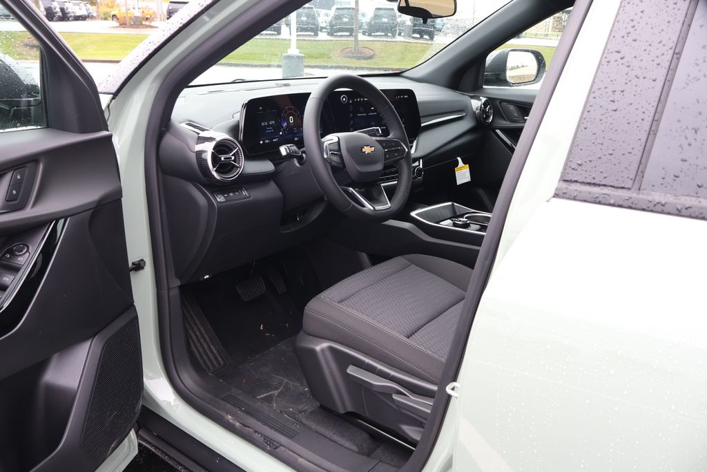 Thumbnail: 2026 Chevrolet Equinox - 13