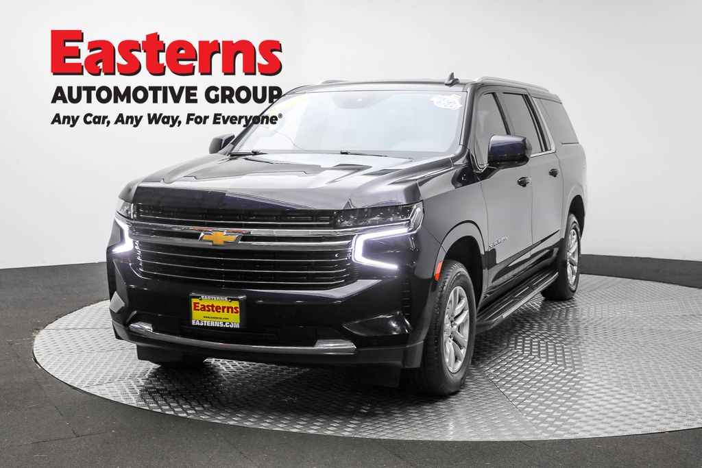 2023 Chevrolet Suburban LT's photo