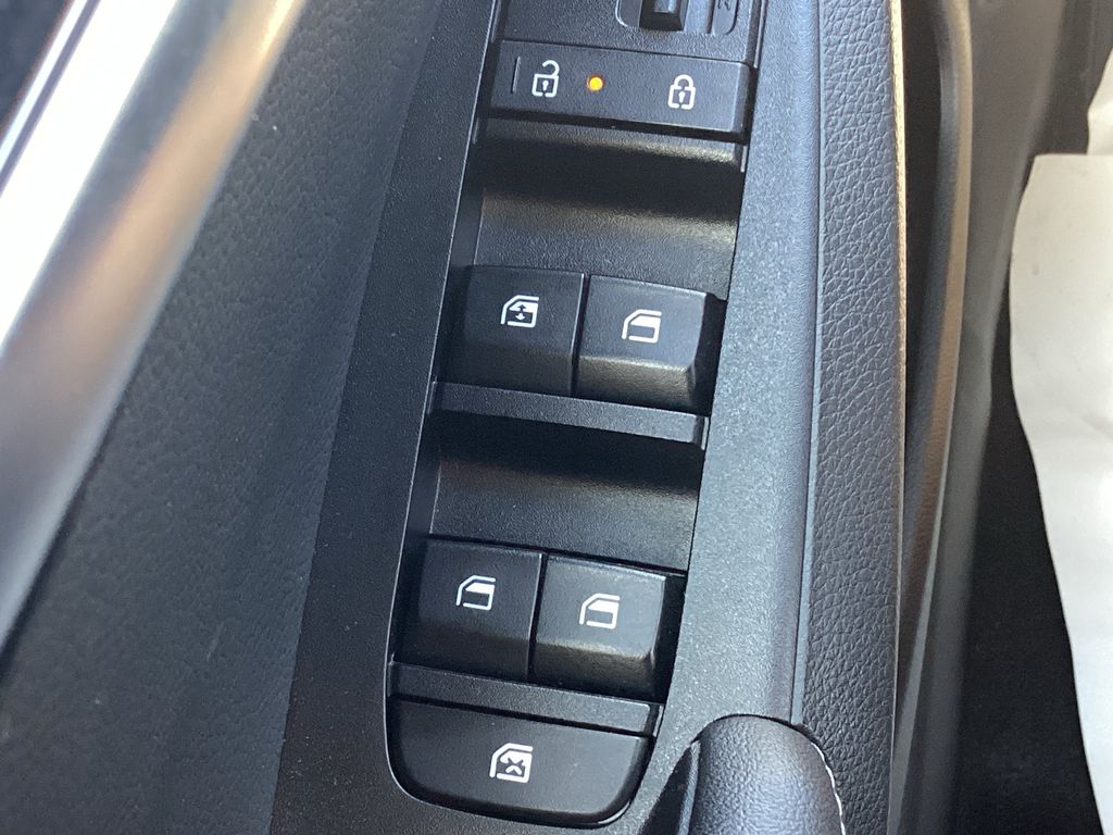 Used 2025 Kia Seltos SUV