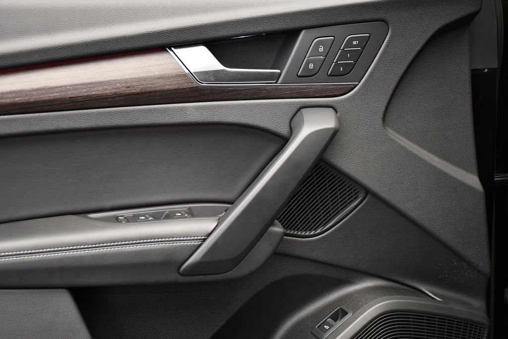 Thumbnail: 2022 Audi Q5 - 31