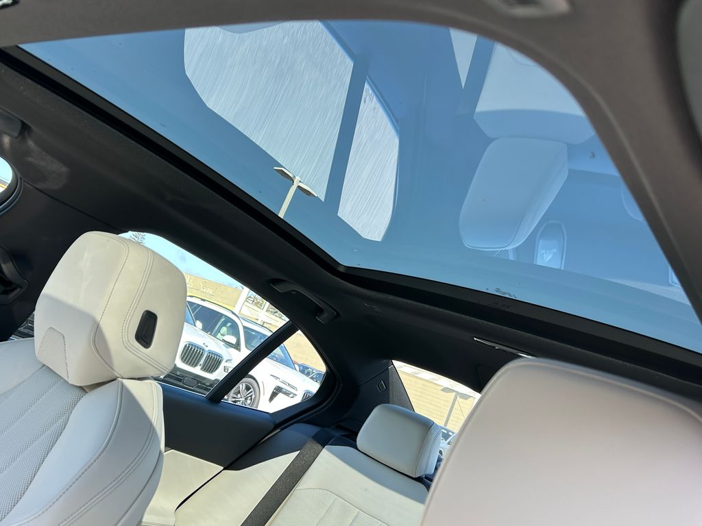 2025 BMW i5 eDrive40 16