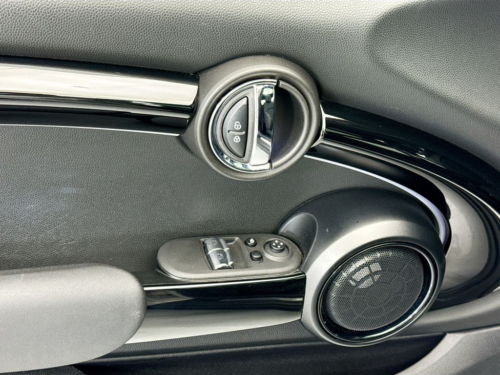 Thumbnail: 2022 MINI Cooper - 26